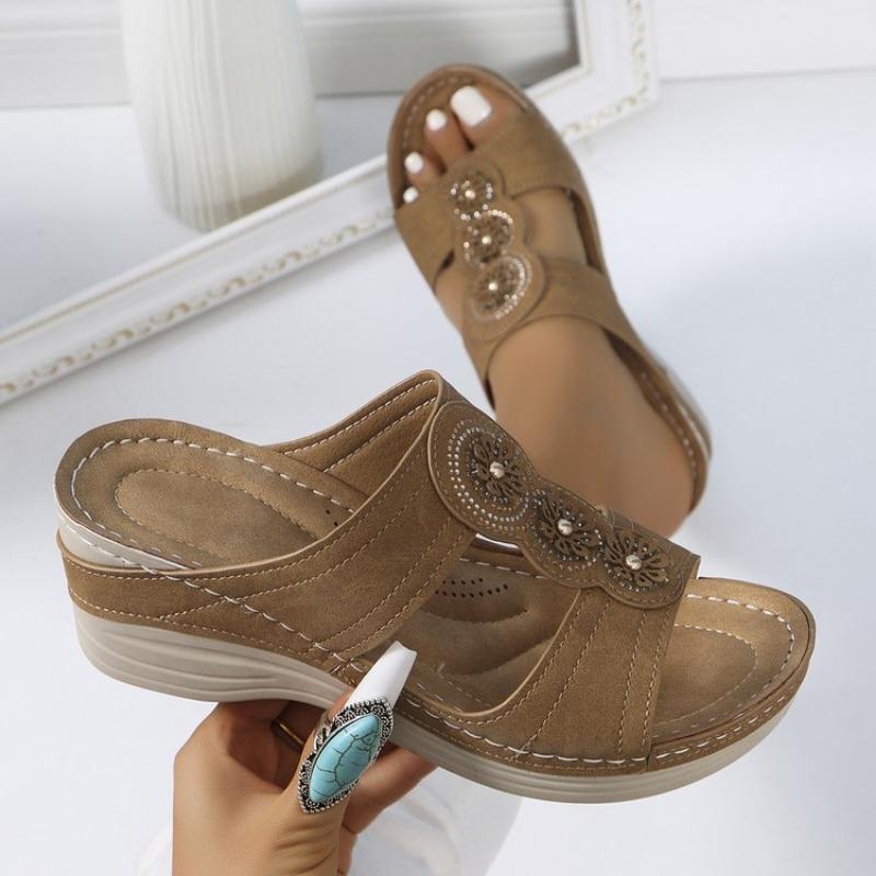 Большого размера тапочки на танкетке женские летние новые легкие для улицы сандалии Zhuotian женские 42 коричневый
Большого размера тапочки на танкетке женские летние новые легкие для улицы сандалии Zhuotian женские 42 коричневый