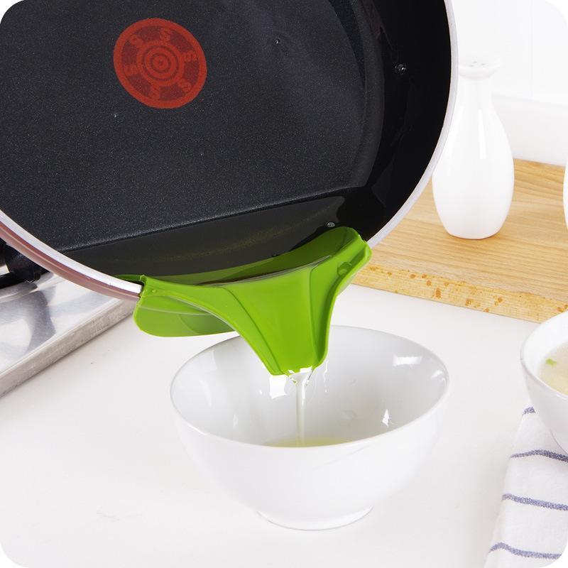 Creative Silicone FunnelTools Anti-spill Drain Pans Round Rims Deflector Liquid Funnels Soup Diversion Cooking Home Kitchen Tool A
Creative Silicone FunnelTools Anti-spill Drain Pans Round Rims Deflector Liquid Funnels Soup Diversion Cooking Home Kitchen Tool A