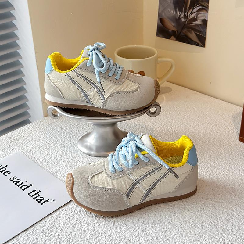 2025 spring and summer new Ming series low saturation moral training shoes women s retro lace-up casual versatile color matching flat-soled Forrest G 23
2025 spring and summer new Ming series low saturation moral training shoes women s retro lace-up casual versatile color matching flat-soled Forrest G 23