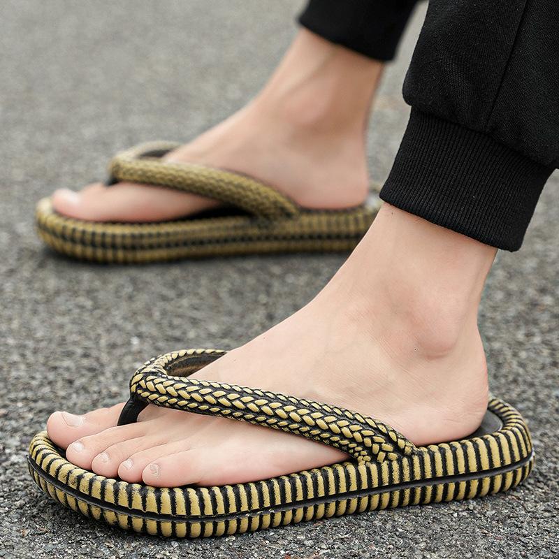 Couple slippers summer new fashion trend step on shit flip-flops men and women wear a pedal casual beach shoes 36
Couple slippers summer new fashion trend step on shit flip-flops men and women wear a pedal casual beach shoes 36
