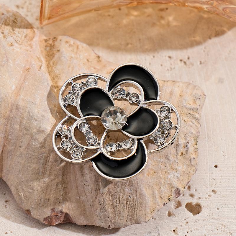 Fashion Rhinestone Flower Brooches Pins For Women Clothing Coat Banquet Party Accessories Gifts срібний
Fashion Rhinestone Flower Brooches Pins For Women Clothing Coat Banquet Party Accessories Gifts срібний