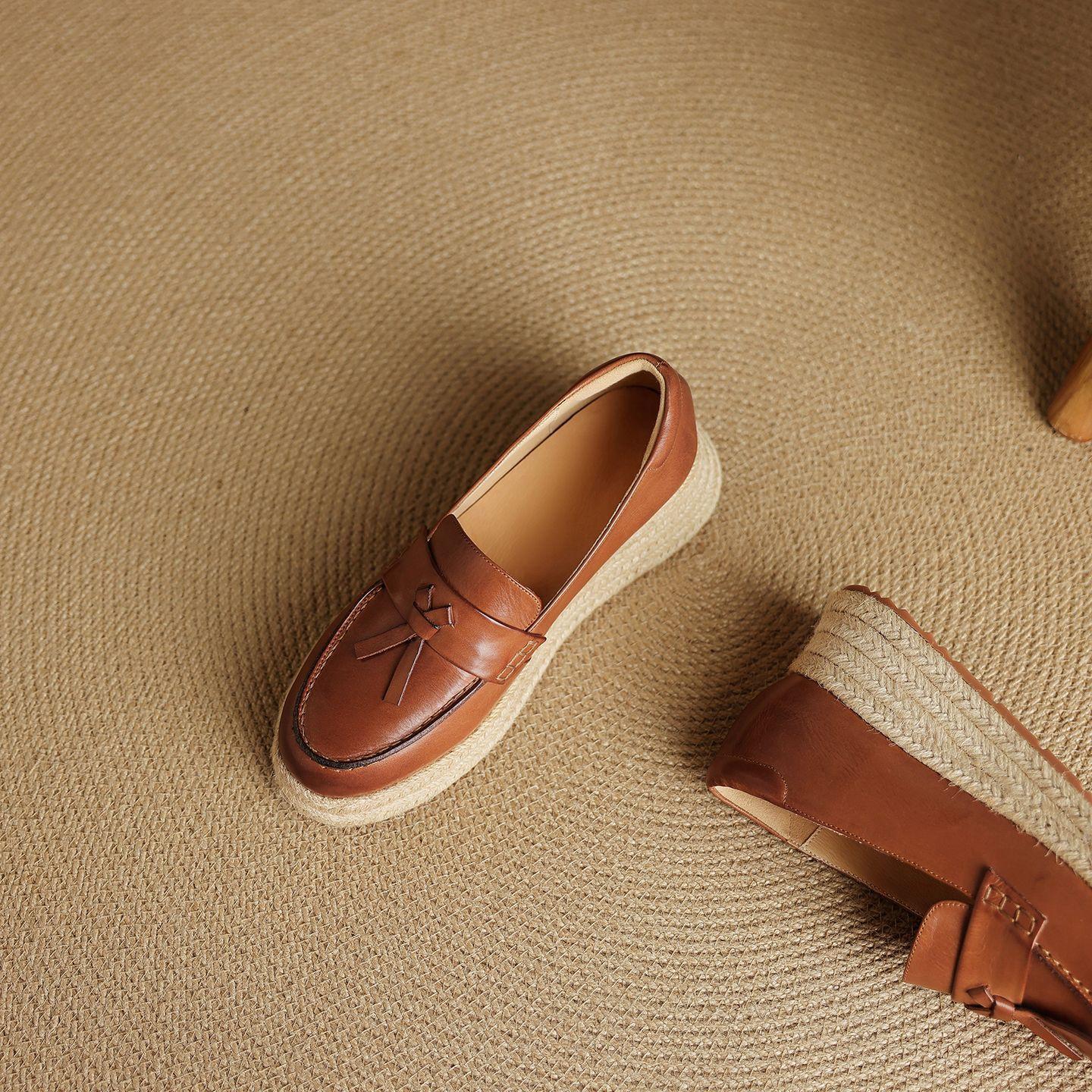 Лоферы на танкетке женские 2025 осень новая первый слой коровьей кожи средний вырез одинарная обувь соломенного плетения мягкая подошва женские британские кожаные туфли 39 темно-коричневого
Лоферы на танкетке женские 2025 осень новая первый слой коровьей кожи средний вырез одинарная обувь соломенного плетения мягкая подошва женские британские кожаные туфли 39 темно-коричневого