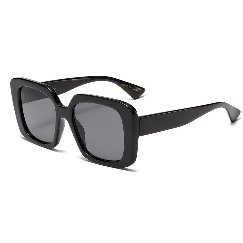 2024 Large Frame Outdoor Sunscreen Sunglasses - European & American Fashion T550
2024 Large Frame Outdoor Sunscreen Sunglasses - European & American Fashion T550