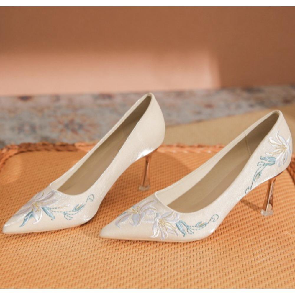 High Heels Women s Summer Satin Surface Light Mouth High Heel Single Shoes New Stiletto Embroidered Wedding Shoes Pumps Women 39 абрикосовий
High Heels Women s Summer Satin Surface Light Mouth High Heel Single Shoes New Stiletto Embroidered Wedding Shoes Pumps Women 39 абрикосовий