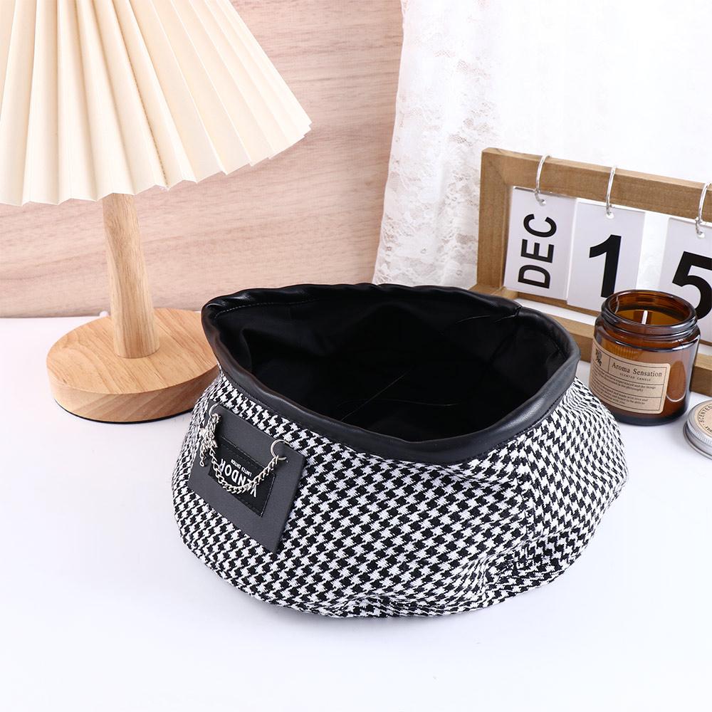Leather Label Chain Winter British Style Women Berets Painter Hat Houndstooth Korean Style Hat чорний/білий
Leather Label Chain Winter British Style Women Berets Painter Hat Houndstooth Korean Style Hat чорний/білий
