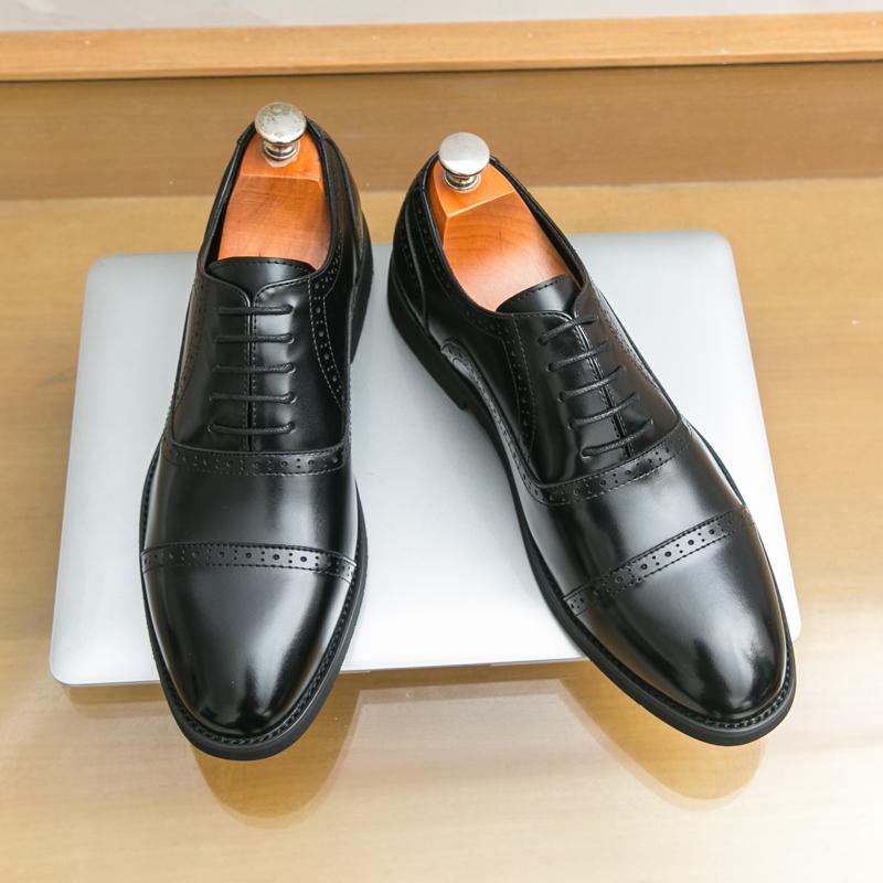 Men Oxford Shoes PU Solid Color Low Heel Classic Blok Carving Men Shoes Size 38-46 46
Men Oxford Shoes PU Solid Color Low Heel Classic Blok Carving Men Shoes Size 38-46 46