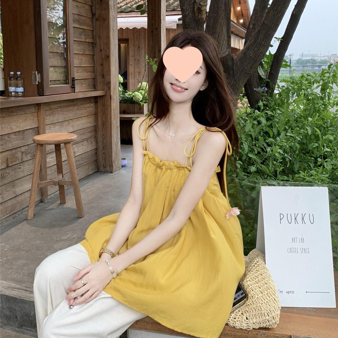 Women s 2025 Summer Korean Pleated Floral Camisole: Pure Desire Style, Age-Reducing, Loose Lace-Up Top S (80-90 jin)
Women s 2025 Summer Korean Pleated Floral Camisole: Pure Desire Style, Age-Reducing, Loose Lace-Up Top S (80-90 jin)