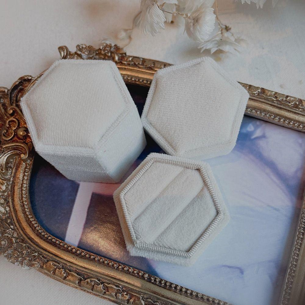 Luxury Rings Bearer Box Two Slots Rings Display Case Exquisite Velvet Rings Holder Wedding вино красного
Luxury Rings Bearer Box Two Slots Rings Display Case Exquisite Velvet Rings Holder Wedding вино красного
