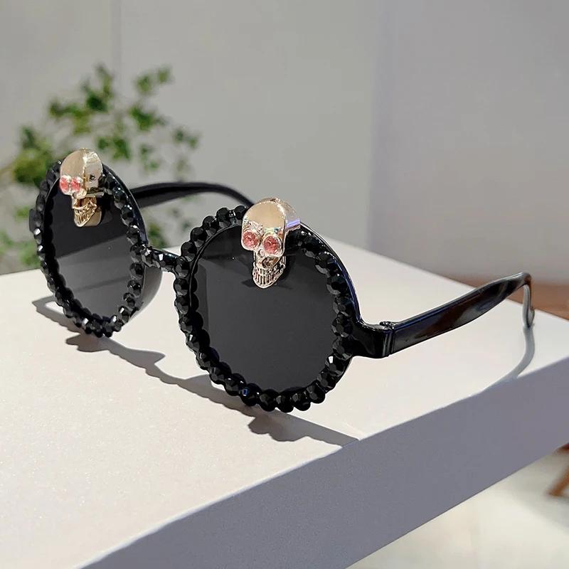 KAMMPT Oversize Round Sunglasses with Rhinestones Women Fashion Halloween Party Shades Trendy Stylish Design Rave Sun Glasses as picture shows
KAMMPT Oversize Round Sunglasses with Rhinestones Women Fashion Halloween Party Shades Trendy Stylish Design Rave Sun Glasses as picture shows