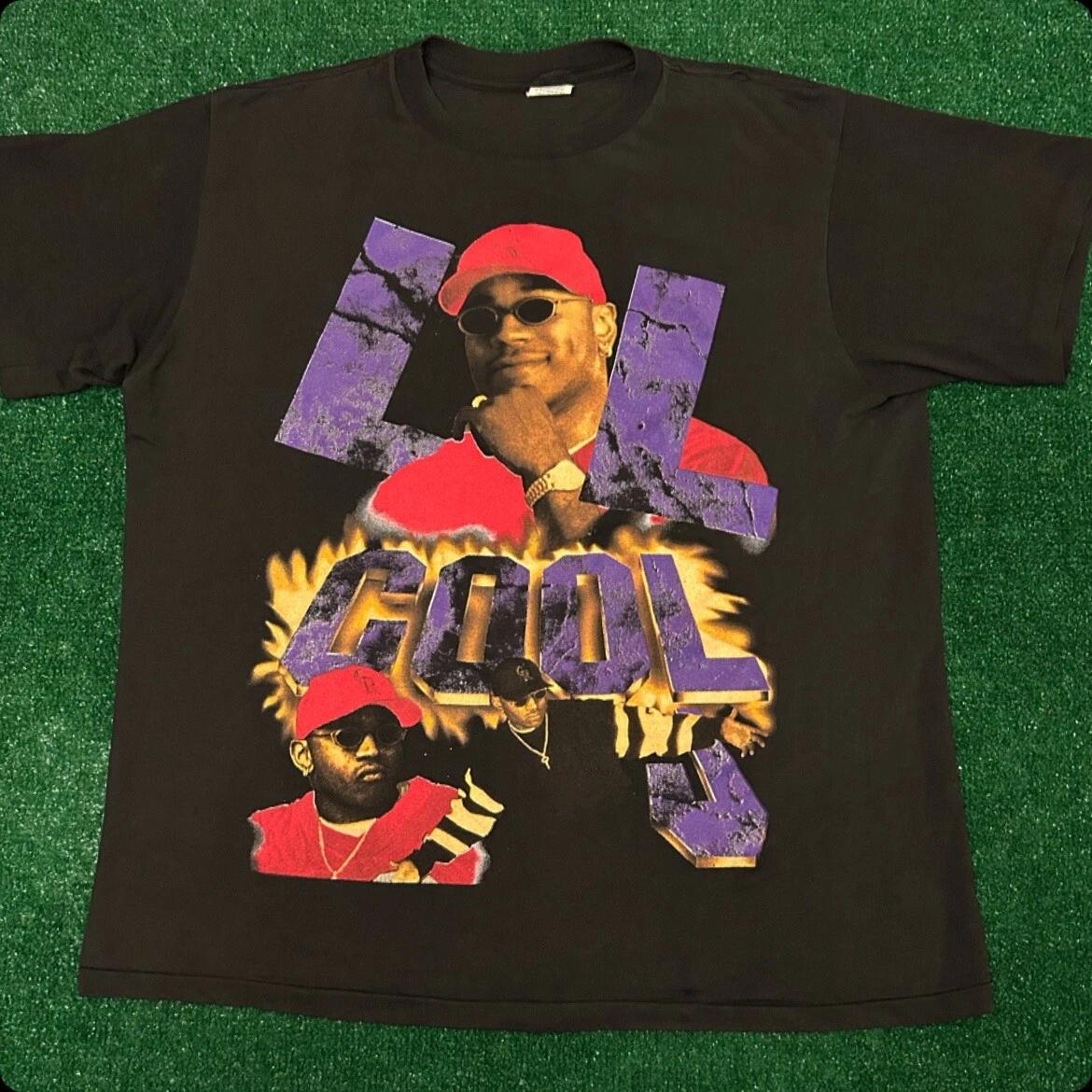 Vintage 90s LL Cool J Double Sided LLCOOLJ VTG Rap Tee Shirt Mens Size XL Rare 4XL
Vintage 90s LL Cool J Double Sided LLCOOLJ VTG Rap Tee Shirt Mens Size XL Rare 4XL