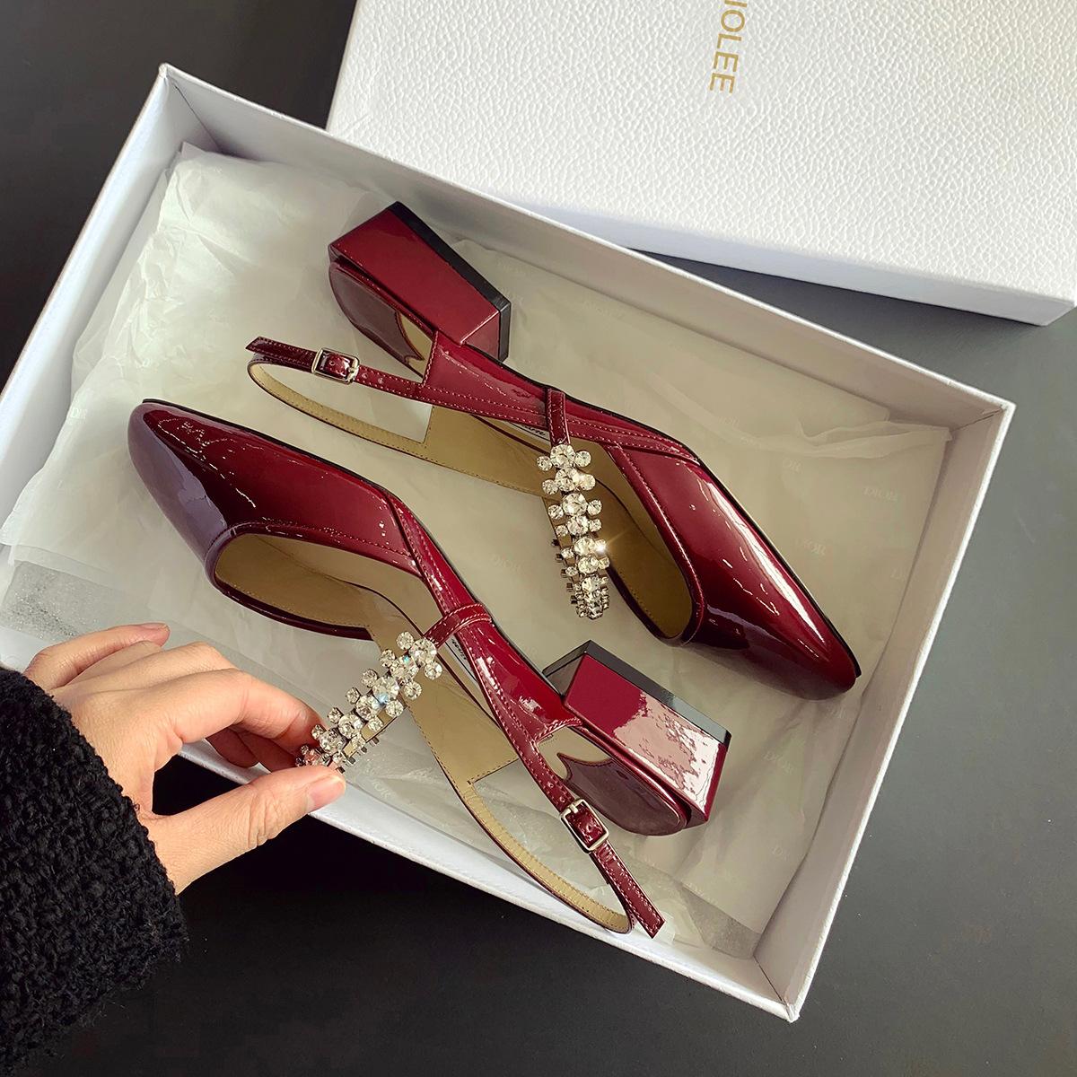 Leather rhinestone rear empty sandals women s square head spring 2025 new fashion bag head sandals thick heel Mary Jane shoes 35 червоний
Leather rhinestone rear empty sandals women s square head spring 2025 new fashion bag head sandals thick heel Mary Jane shoes 35 червоний