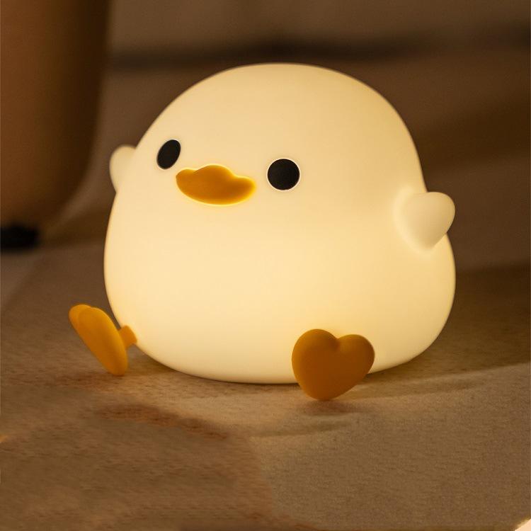 Силиконовый маленький ночник Bean Duck, прикроватный светильник для спальни с зарядкой для сна, детский креативный ночник, настольная лампа
Силиконовый маленький ночник Bean Duck, прикроватный светильник для спальни с зарядкой для сна, детский креативный ночник, настольная лампа