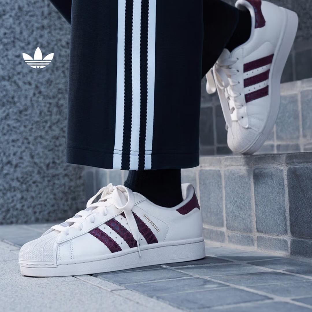 Кроссовки Adidas SUPERSTAR II Классические с ракушкой Adidas Трилистник KI 3570 35.5 белый
Кроссовки Adidas SUPERSTAR II Классические с ракушкой Adidas Трилистник KI 3570 35.5 белый