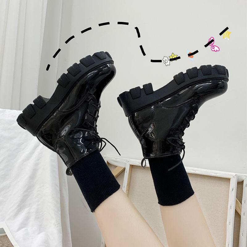 Autumn and winter new British Martin boots female student Korean version versatile short boots front lace-up platform leather boots 35
Autumn and winter new British Martin boots female student Korean version versatile short boots front lace-up platform leather boots 35