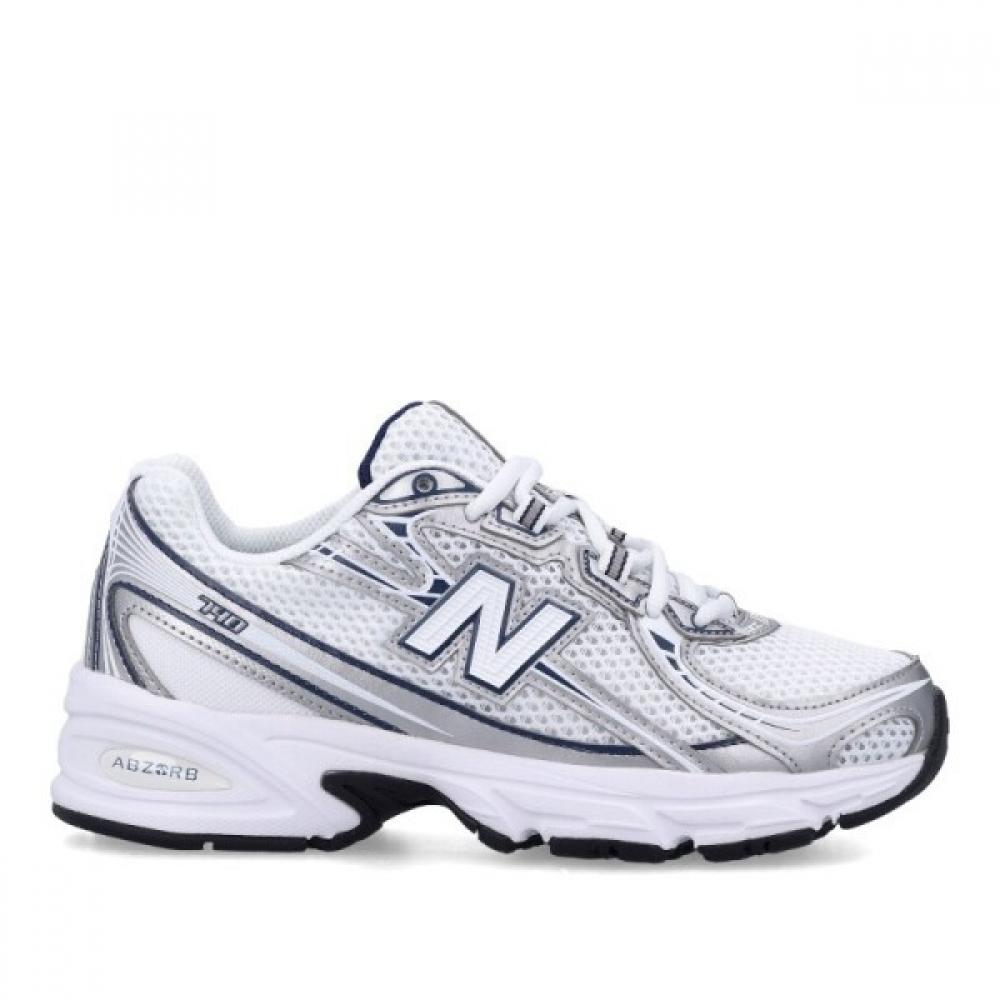 New Balance White Mesh Round Toe Sneakers U740wn2 US4
New Balance White Mesh Round Toe Sneakers U740wn2 US4