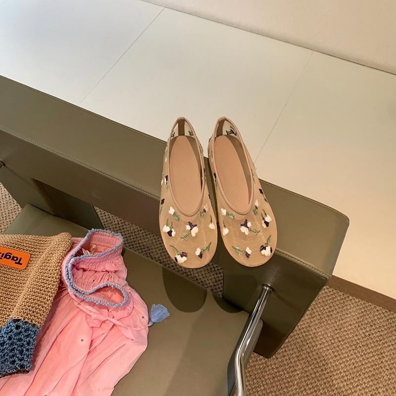 Mesh flat-soled single shoes women s spring and summer small flowers embroidered fashion temperament translucent mesh grandma shoes 35
Mesh flat-soled single shoes women s spring and summer small flowers embroidered fashion temperament translucent mesh grandma shoes 35