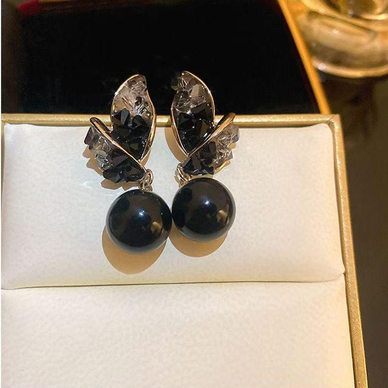 2025 French Crystal Leaf Pearl Earrings: Elegant, Versatile Studs for Women чёрный
2025 French Crystal Leaf Pearl Earrings: Elegant, Versatile Studs for Women чёрный
