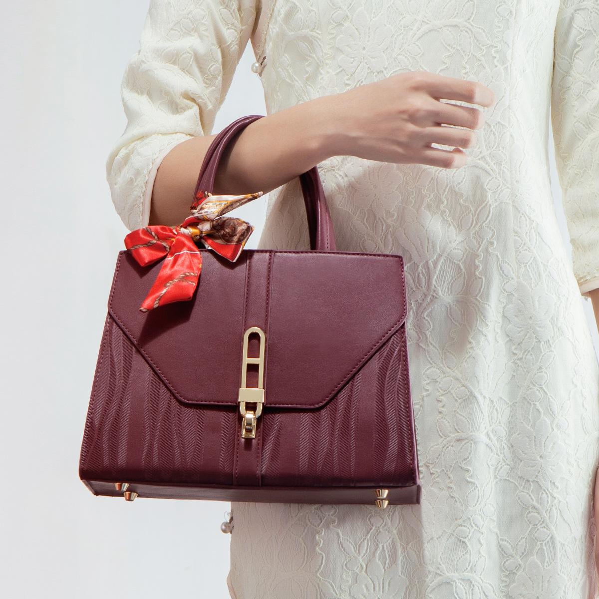 Mother s Day Red Bridal Wedding Bag Women s Bag Mom Bag 2024 New Handbag Large Capacity Single Shoulder Ladies Bag красный
Mother s Day Red Bridal Wedding Bag Women s Bag Mom Bag 2024 New Handbag Large Capacity Single Shoulder Ladies Bag красный