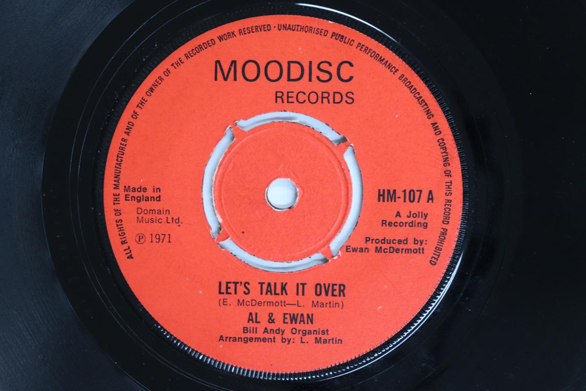 7inch Record LINVAL MARTIN EWAN MCDERMOTT Lets Talk It Over Set Me Free HM107 Moodisc Records 1971 UK Reggae Ska Dub Used
7inch Record LINVAL MARTIN EWAN MCDERMOTT Lets Talk It Over Set Me Free HM107 Moodisc Records 1971 UK Reggae Ska Dub Used