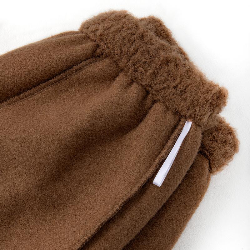 Lamb Velvet Casual Hot Pants for Women In Winter Small Thickened Fluffy Wide-leg Straight Shorts S
Lamb Velvet Casual Hot Pants for Women In Winter Small Thickened Fluffy Wide-leg Straight Shorts S
