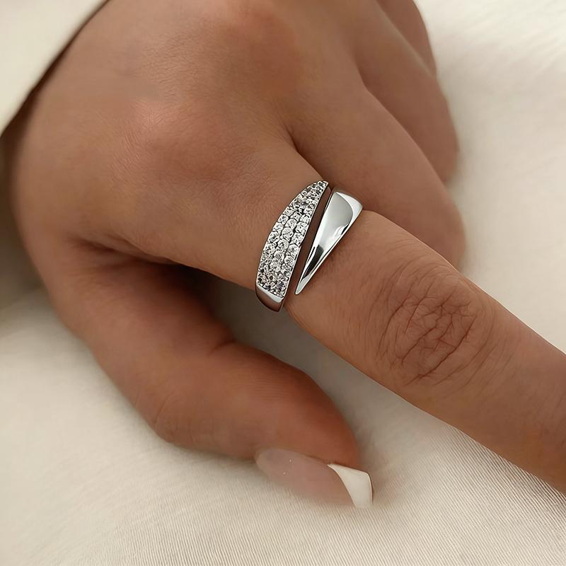 Huitan Special Design Women Opening Ring for Party Daily Stylish Accessories Gorgeous Inlaid Bright Cubic Zirconia Lady Zircon resizable
Huitan Special Design Women Opening Ring for Party Daily Stylish Accessories Gorgeous Inlaid Bright Cubic Zirconia Lady Zircon resizable