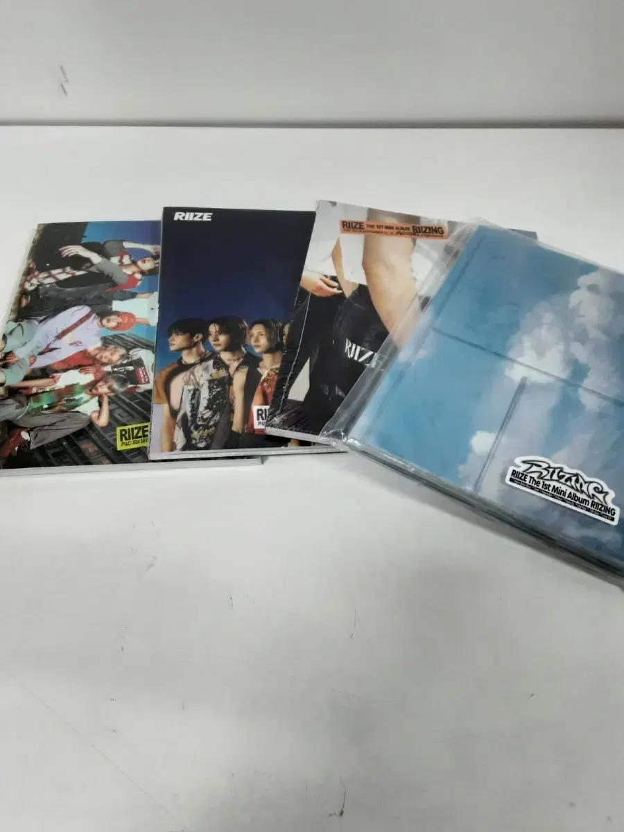RIIZE RIIZING 1st Mini Album
RIIZE RIIZING 1st Mini Album