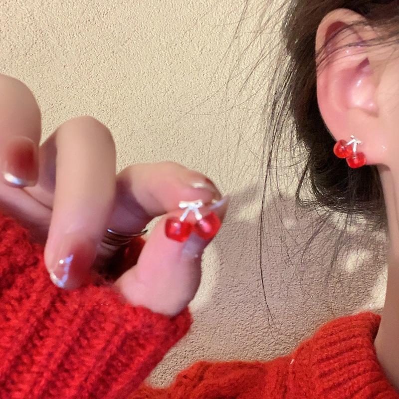 Simple Resin Cherry Stud Earrings Small and Sweet Design Earrings Women s Fashion Versatile Earrings
Simple Resin Cherry Stud Earrings Small and Sweet Design Earrings Women s Fashion Versatile Earrings