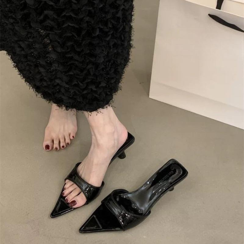 Модная обувь Тапочки Женские Летние Мюли на каблуке Остроносые Низкие Слайды Pantofle Высокий Тонкий Мягкий 2025 Лаконичные ПУ Туфли Сексуальная Ткань Рим 34 чёрный
Модная обувь Тапочки Женские Летние Мюли на каблуке Остроносые Низкие Слайды Pantofle Высокий Тонкий Мягкий 2025 Лаконичные ПУ Туфли Сексуальная Ткань Рим 34 чёрный