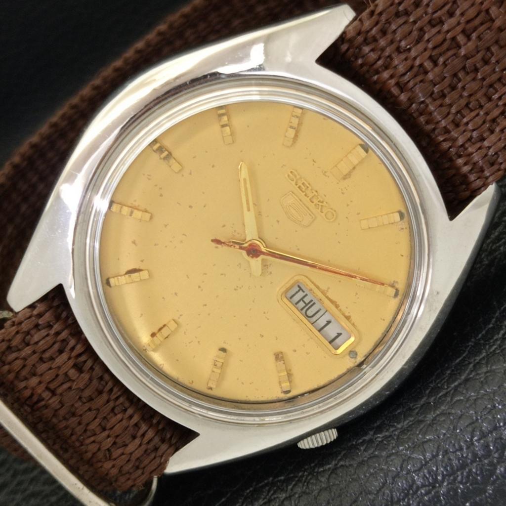 Б/У винтажные мужские часы SEIKO 5 AUTOMATIC 7019A из Японии с оригинальным циферблатом a433662-2 R118-a433662
Б/У винтажные мужские часы SEIKO 5 AUTOMATIC 7019A из Японии с оригинальным циферблатом a433662-2 R118-a433662