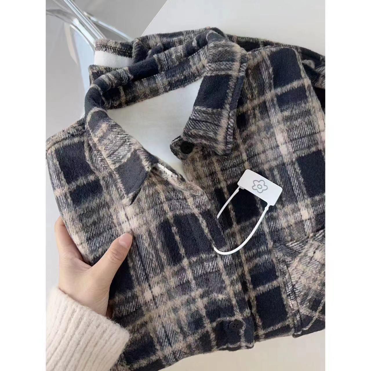 Women s Retro Plaid Brushed Shirt Jacket - Autumn/Winter Lazy Style, Loose Fit, Casual, Versatile, Long Sleeve Layering. XXL (160-180 jin)
Women s Retro Plaid Brushed Shirt Jacket - Autumn/Winter Lazy Style, Loose Fit, Casual, Versatile, Long Sleeve Layering. XXL (160-180 jin)