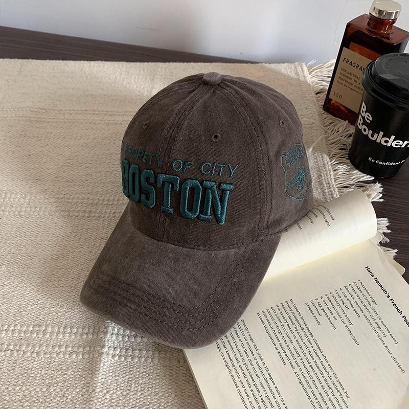 RICYGVM American Retro Baseball Hat For Women Wide Brim Duck Tongue Hats Embroidered Letter Peaked Cap Cotton Outdoor Sun Visors Adjustable коричневий
RICYGVM American Retro Baseball Hat For Women Wide Brim Duck Tongue Hats Embroidered Letter Peaked Cap Cotton Outdoor Sun Visors Adjustable коричневий
