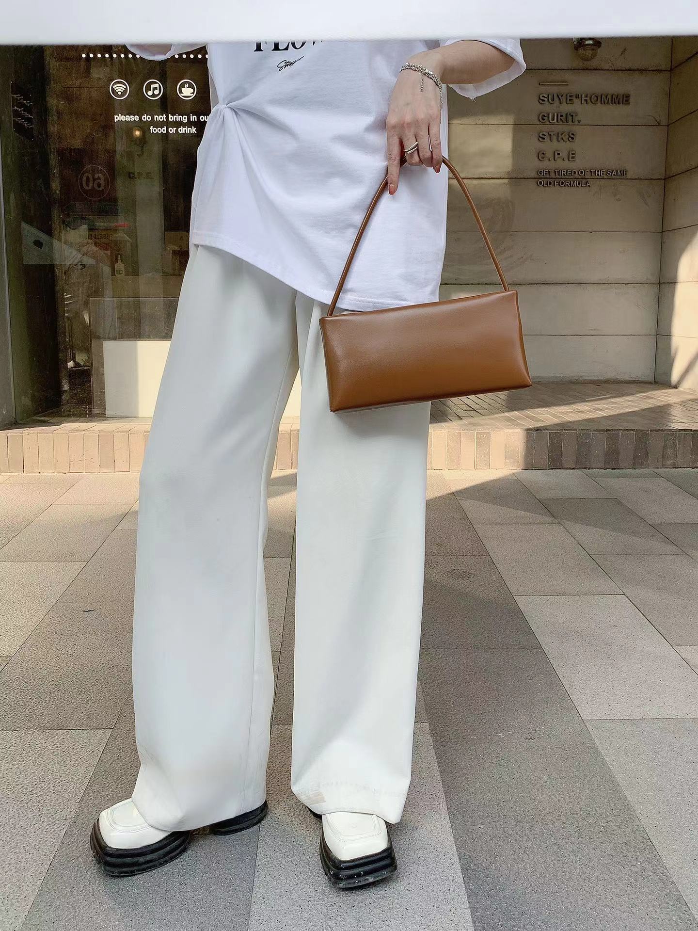 Натуральная кожа коровья кожа нишевая ретро сумка-багет с текстурой премиум-класса, простая наплечная сумка-мессенджер 27*5*13 коричневый
Натуральная кожа коровья кожа нишевая ретро сумка-багет с текстурой премиум-класса, простая наплечная сумка-мессенджер 27*5*13 коричневый