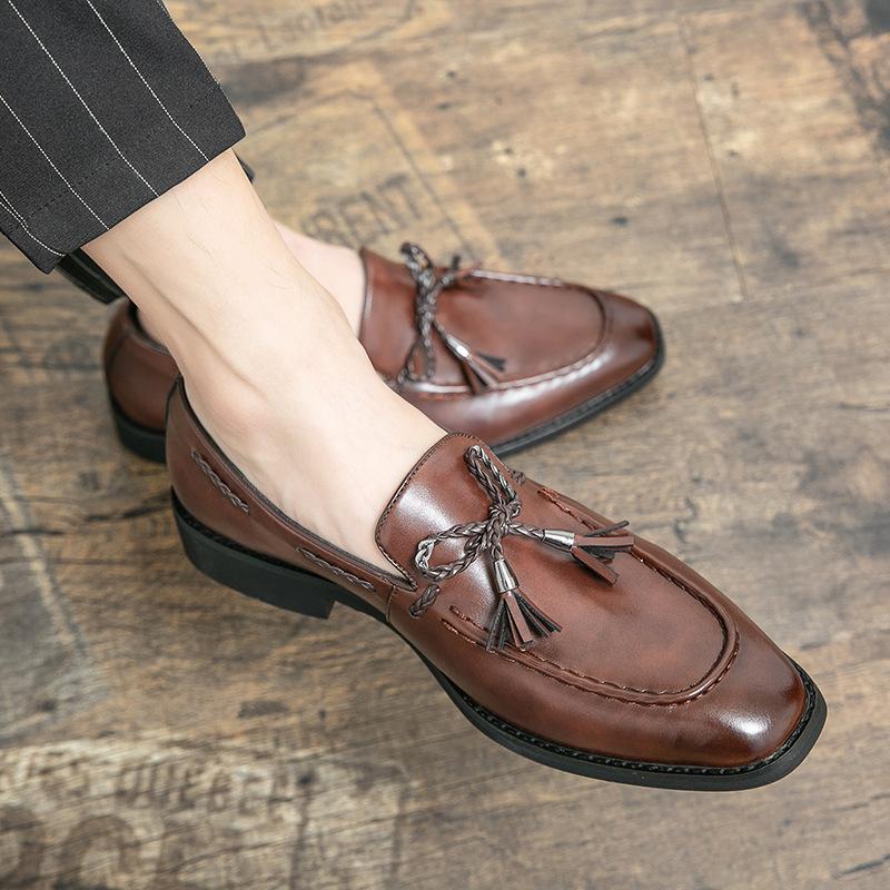 British Business Casual Pointed Tassel Hairstylist Small Leather Shoes 46
British Business Casual Pointed Tassel Hairstylist Small Leather Shoes 46