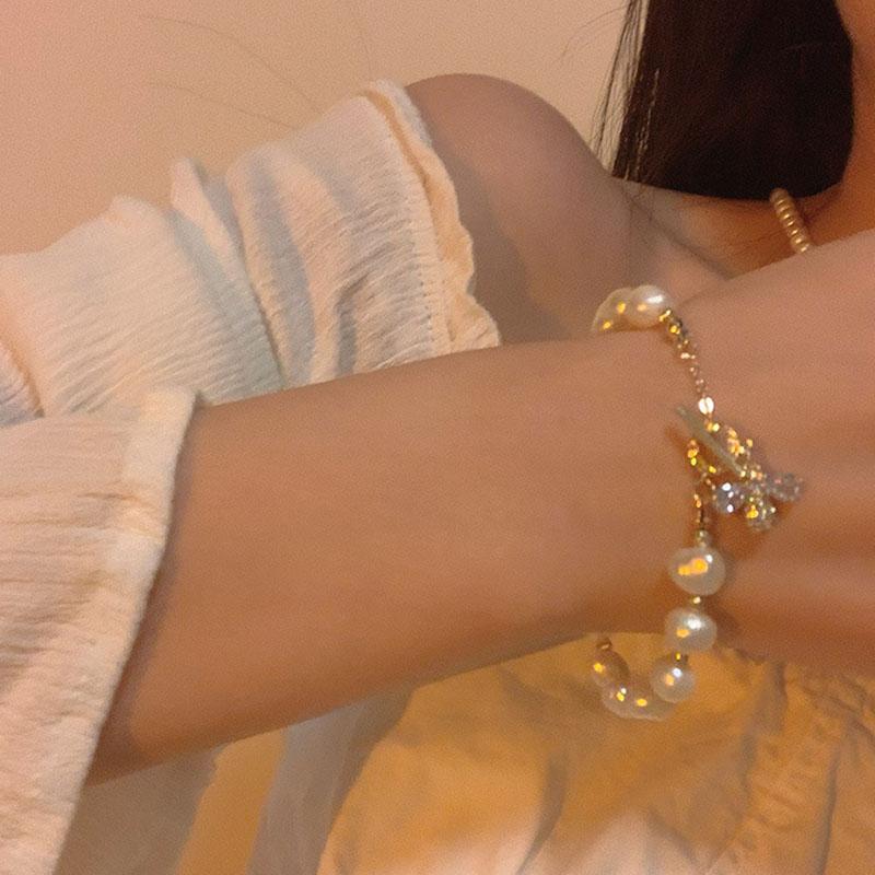 Легкий роскошный браслет из натурального пресноводного жемчуга, женский осенне-зимний нишевый дизайн, изысканное женское украшение Joker. белый
Легкий роскошный браслет из натурального пресноводного жемчуга, женский осенне-зимний нишевый дизайн, изысканное женское украшение Joker. белый