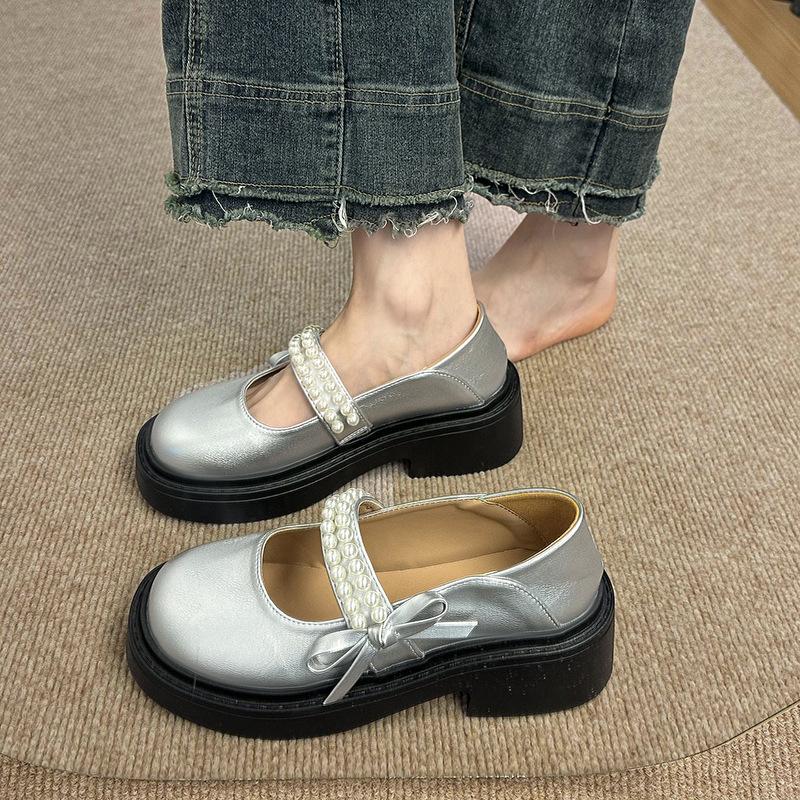 Silver small leather shoes spring and autumn new cute bow beaded buckle single shoes casual student with skirt single shoes 35 чёрный
Silver small leather shoes spring and autumn new cute bow beaded buckle single shoes casual student with skirt single shoes 35 чёрный