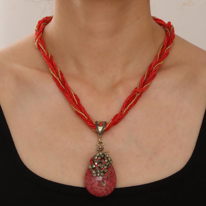 Богемське Етнічне Квіткове Намисто-Сльозинка червоний
Богемське Етнічне Квіткове Намисто-Сльозинка червоний