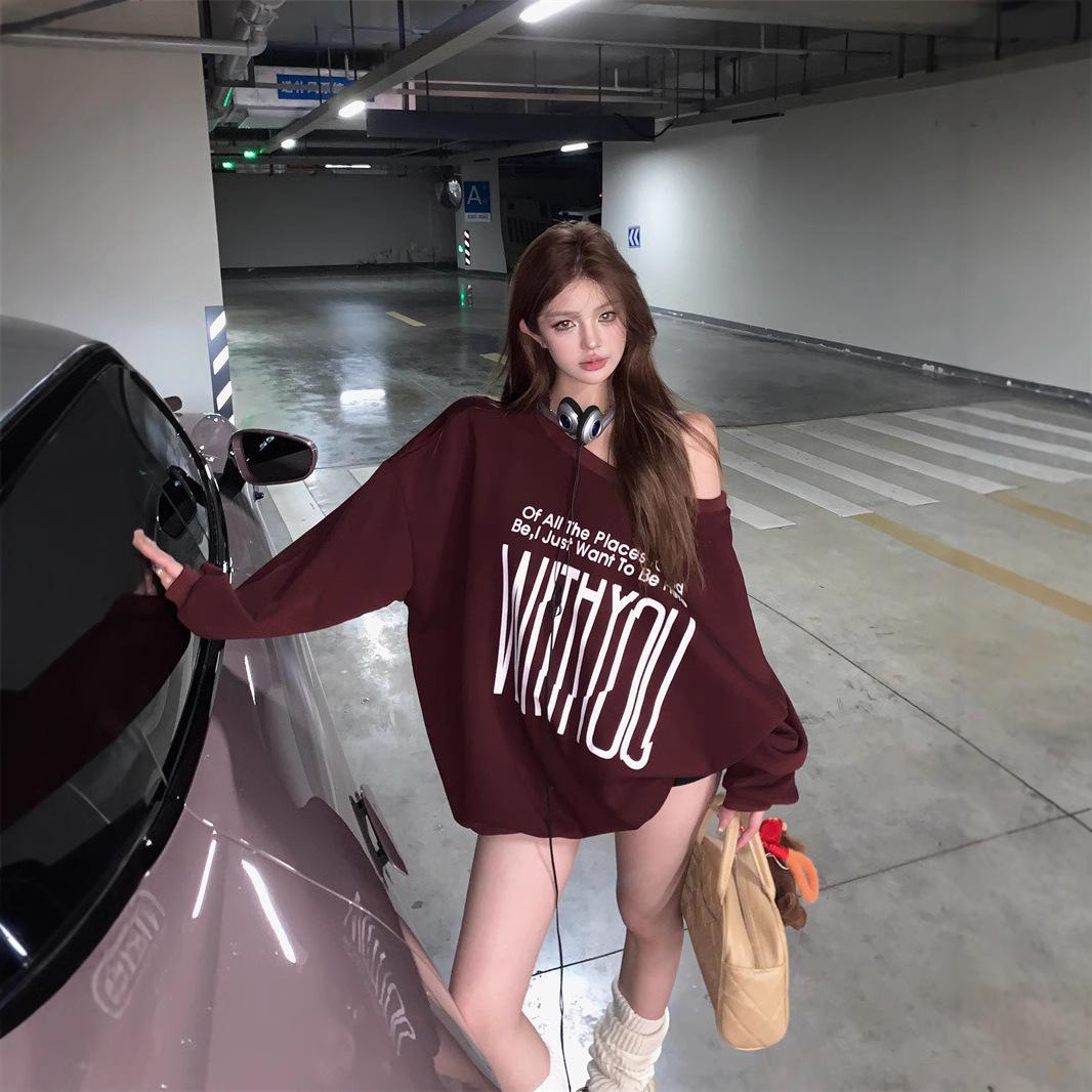 Толстовка с длинным рукавом и буквенным принтом, косые плечи, куртка для женщин, осень, американские горячие девушки, свободный дизайн, универсальный пуловер, топ XXL
Толстовка с длинным рукавом и буквенным принтом, косые плечи, куртка для женщин, осень, американские горячие девушки, свободный дизайн, универсальный пуловер, топ XXL