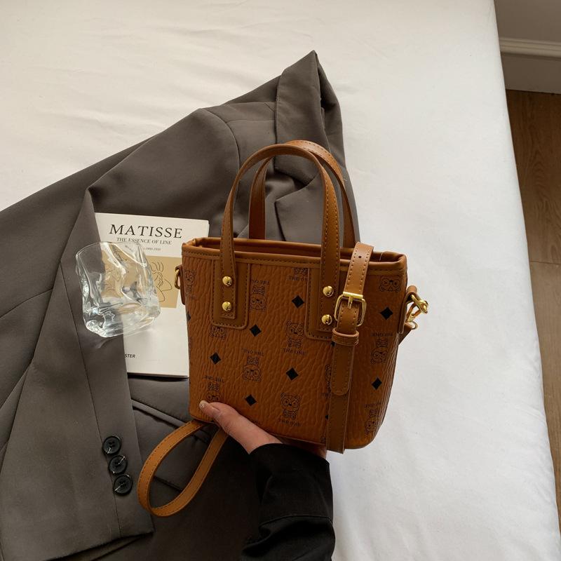 Сумки женские сумки новая летняя мода сумки-мессенджеры универсальные ретро портативные на плечо сумки-ведра
Сумки женские сумки новая летняя мода сумки-мессенджеры универсальные ретро портативные на плечо сумки-ведра