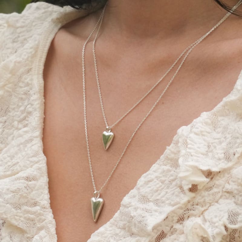 SULTANA Modern heart necklace Small
SULTANA Modern heart necklace Small