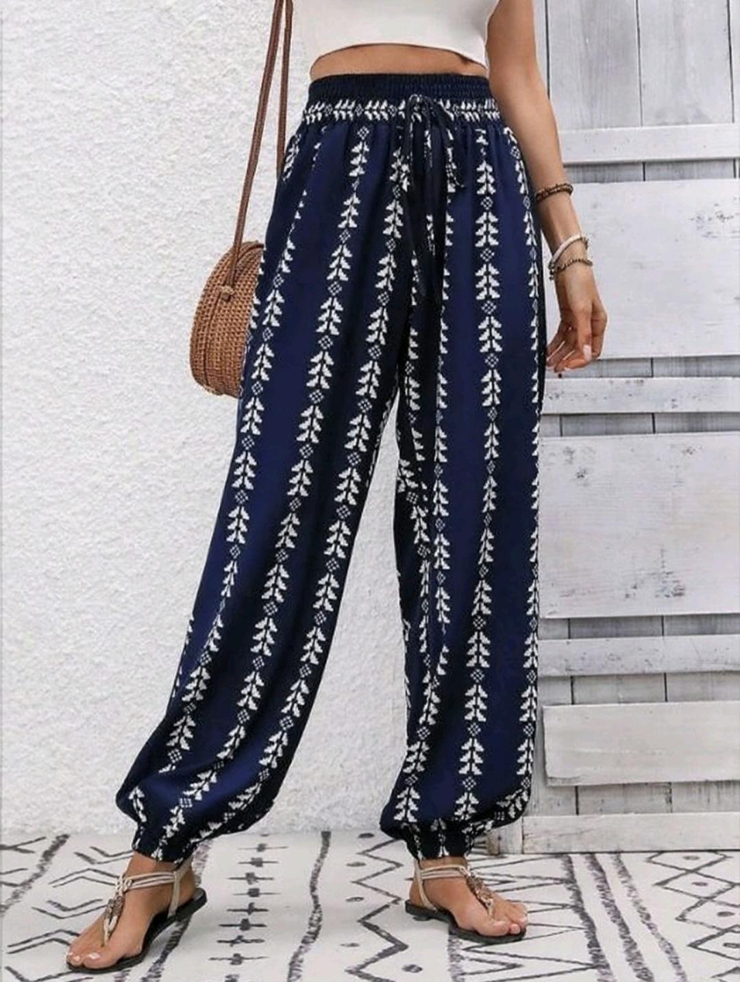 2025 Women s European & American Geometric Print Lantern Pants - Casual & Versatile X-Large темно-синього кольору
2025 Women s European & American Geometric Print Lantern Pants - Casual & Versatile X-Large темно-синього кольору