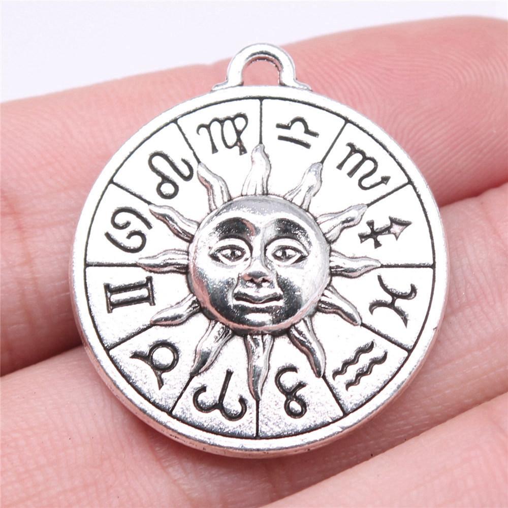 Шарми Сонце Сонячне світло Підвіски Вінтажні Ювелірні Вироби Матеріали QC126 A52-2pcs-30x27mm
Шарми Сонце Сонячне світло Підвіски Вінтажні Ювелірні Вироби Матеріали QC126 A52-2pcs-30x27mm