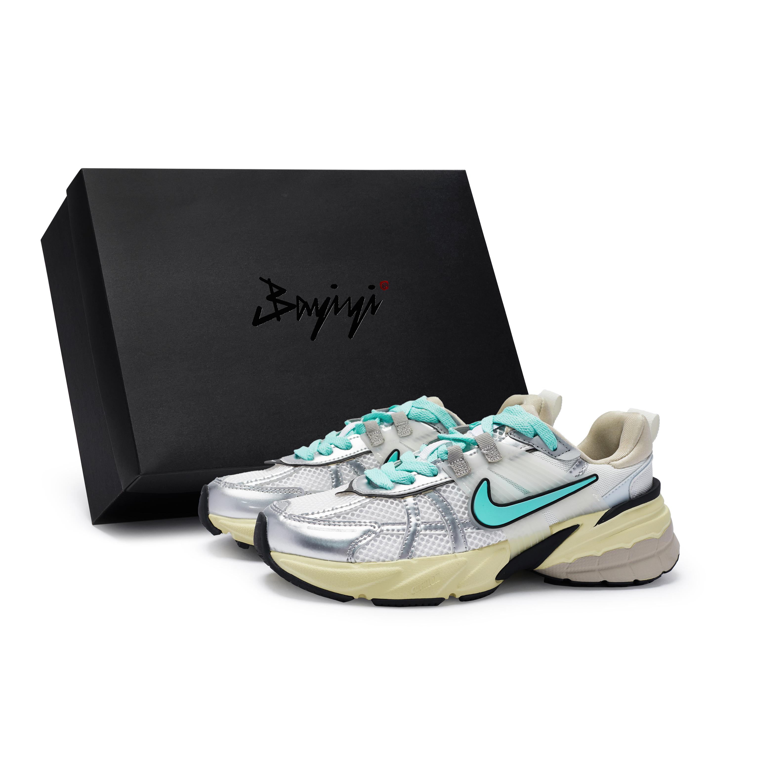 Nike V2K Run Slip Resistant And Breathable Low top Casual Running Shoes Women s White Blue FD0736-100(Team80-S-BOX) 44.5
Nike V2K Run Slip Resistant And Breathable Low top Casual Running Shoes Women s White Blue FD0736-100(Team80-S-BOX) 44.5