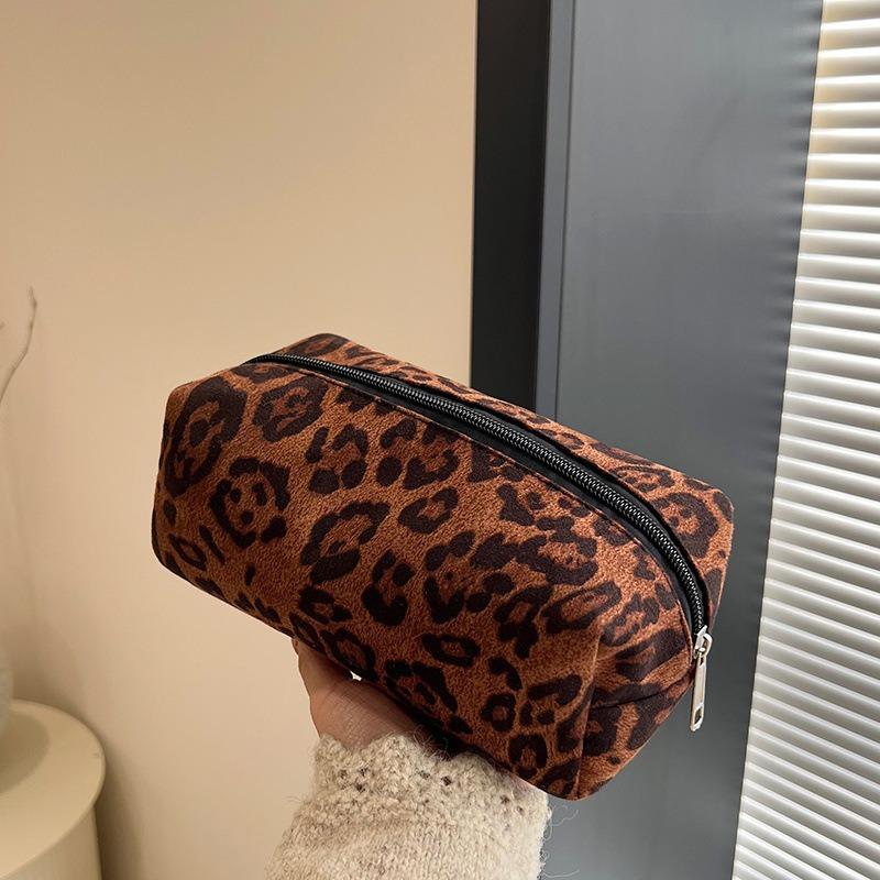 Large Women Leopard Cosmetic Bag Box Shaped Zipper Make Up Bag Travel Washing Makeup Organizer Beauty Case Makeup Pouch Purse коричневый
Large Women Leopard Cosmetic Bag Box Shaped Zipper Make Up Bag Travel Washing Makeup Organizer Beauty Case Makeup Pouch Purse коричневый