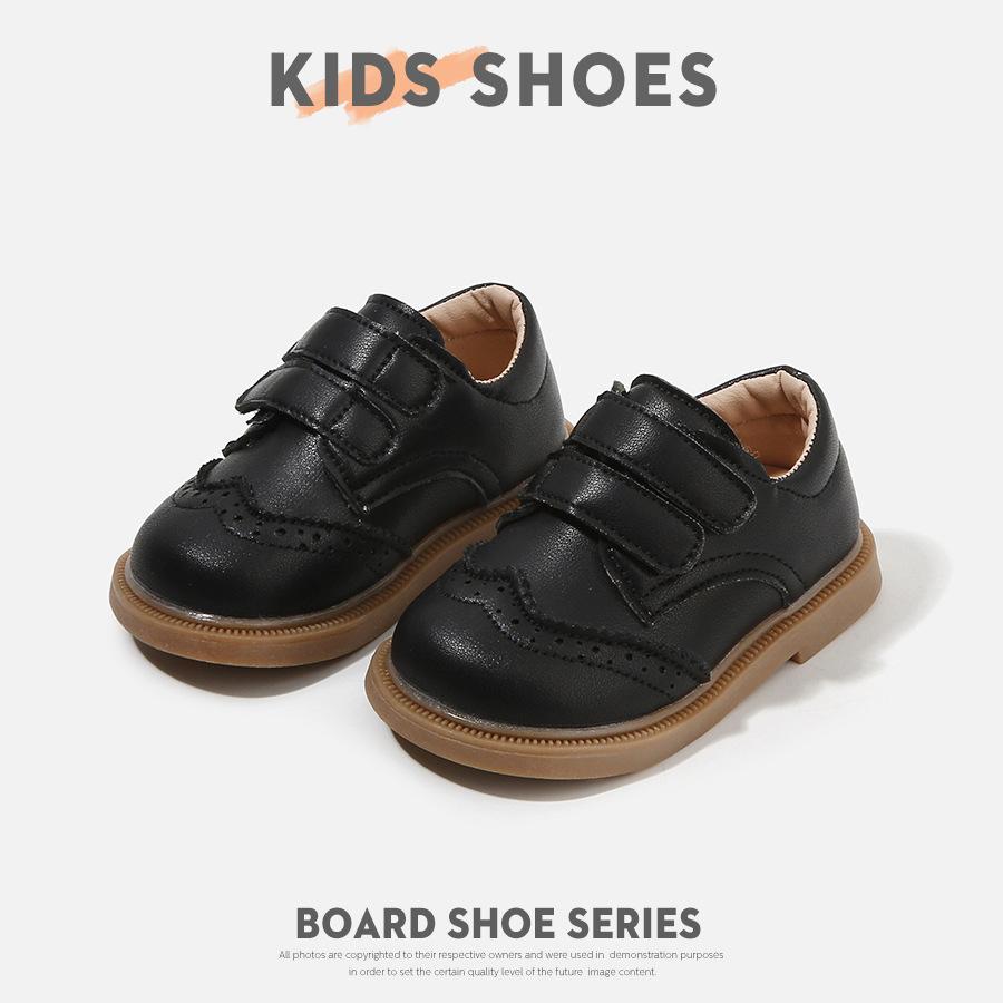 Baby boy leather shoes, new spring and autumn models, toddler shoes with Velcro, casual soft-soled non-slip baby shoes 25 чорний
Baby boy leather shoes, new spring and autumn models, toddler shoes with Velcro, casual soft-soled non-slip baby shoes 25 чорний