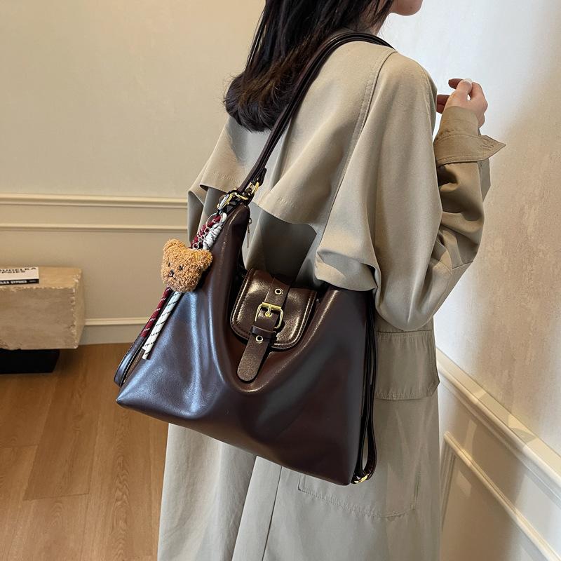 Простая ретро сумка большой вместимости женская 2025 осень и зима новая сумка через плечо модная зарубежная сумка-мессенджер для поездок на работу 30*10*31 темно-коричневого