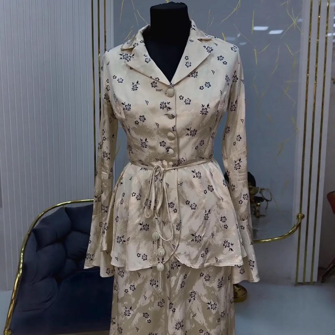 2025 Autumn European & American Floral Jacquard Satin Jacket & Long Dress Set for Women 2XL абрикосовий
2025 Autumn European & American Floral Jacquard Satin Jacket & Long Dress Set for Women 2XL абрикосовий