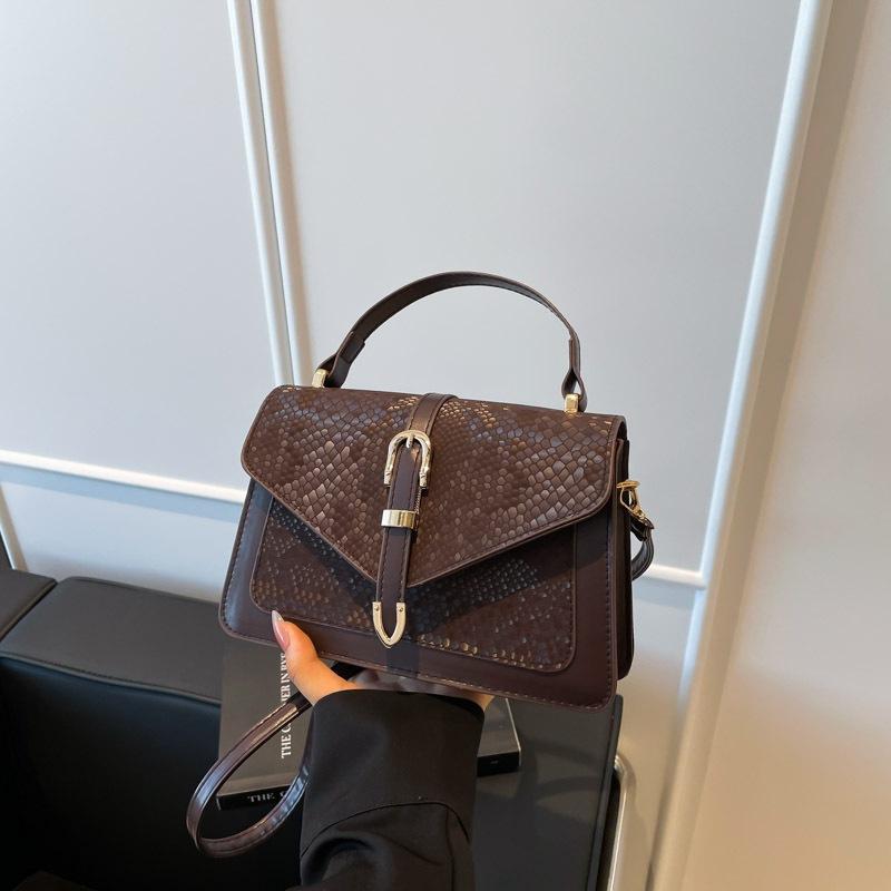 A Niche Design Casual and Fashionable Single Shoulder Crossbody Bag, A Simple and Unique Small Square Bag кавовий
A Niche Design Casual and Fashionable Single Shoulder Crossbody Bag, A Simple and Unique Small Square Bag кавовий