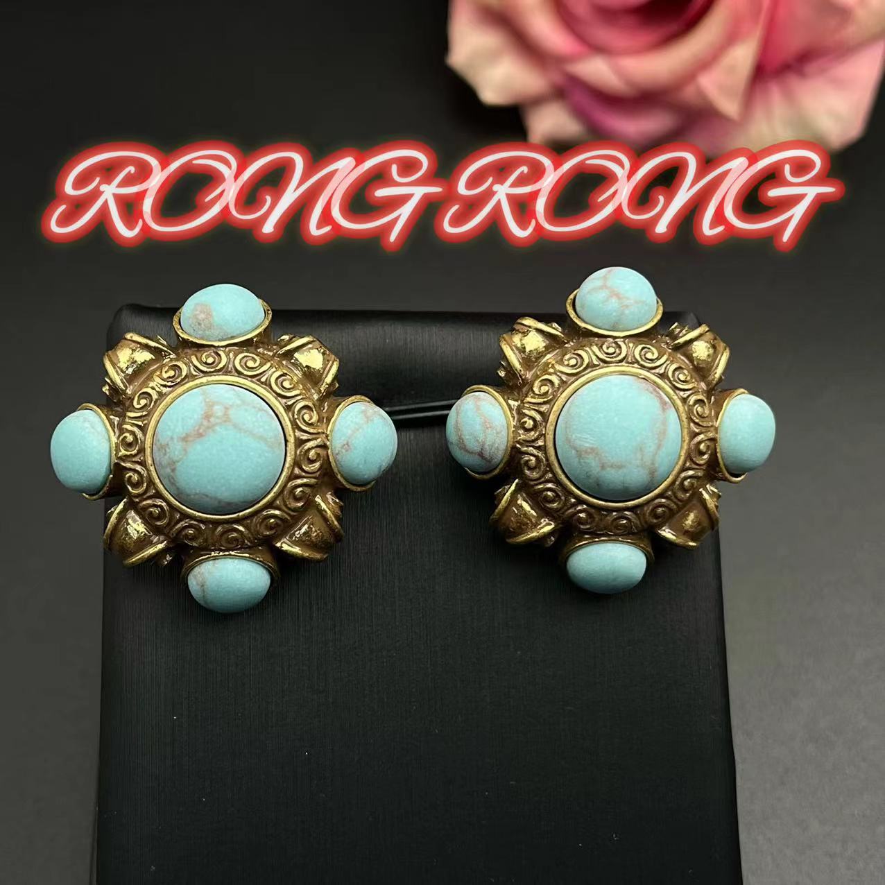 Western Antique Jewelry Chinese Classical Turquoise Vintage Earrings Medieval Temperament Noble Style
Western Antique Jewelry Chinese Classical Turquoise Vintage Earrings Medieval Temperament Noble Style