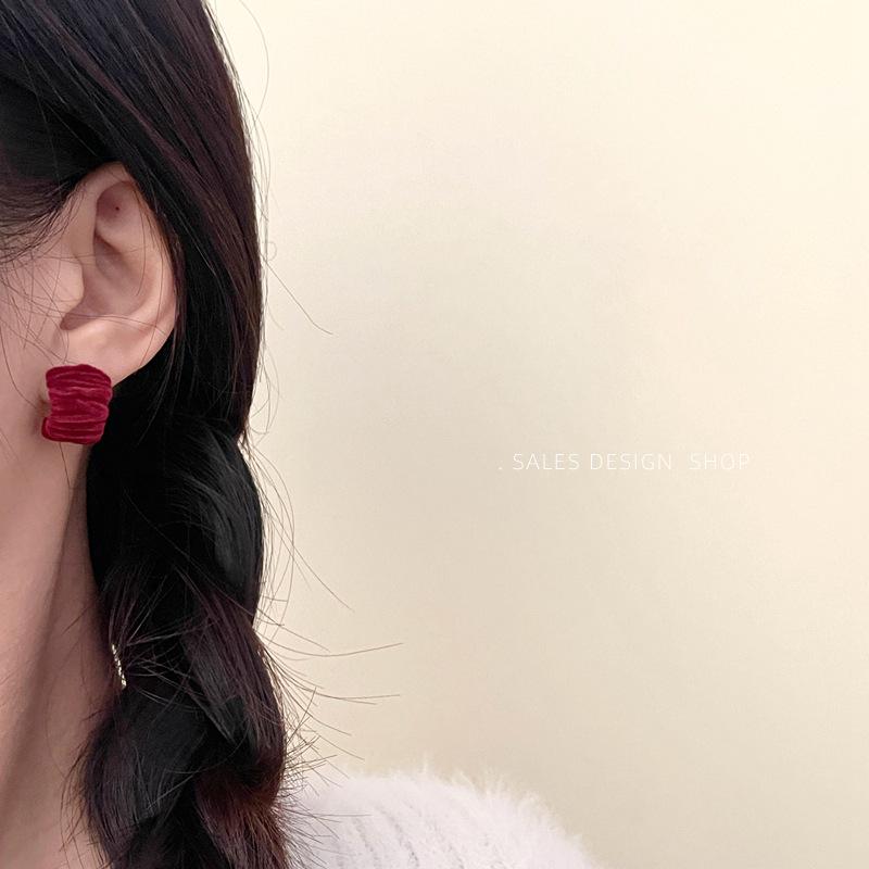 Skin-Flattering Pearl Heart Stud Earrings - 2025 Autumn/Winter Retro Minimalist Two-Way Design for Women
Skin-Flattering Pearl Heart Stud Earrings - 2025 Autumn/Winter Retro Minimalist Two-Way Design for Women