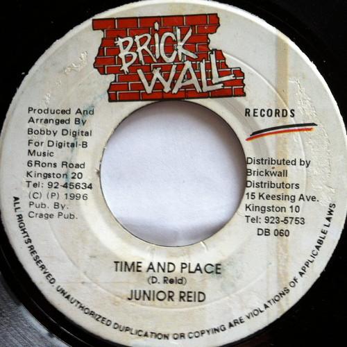 7inch Record JUNIOR REID - Time And Place DB060 Brickwall Recor 1996 Jamaica Reggae, Ska & Dub Used
7inch Record JUNIOR REID - Time And Place DB060 Brickwall Recor 1996 Jamaica Reggae, Ska & Dub Used